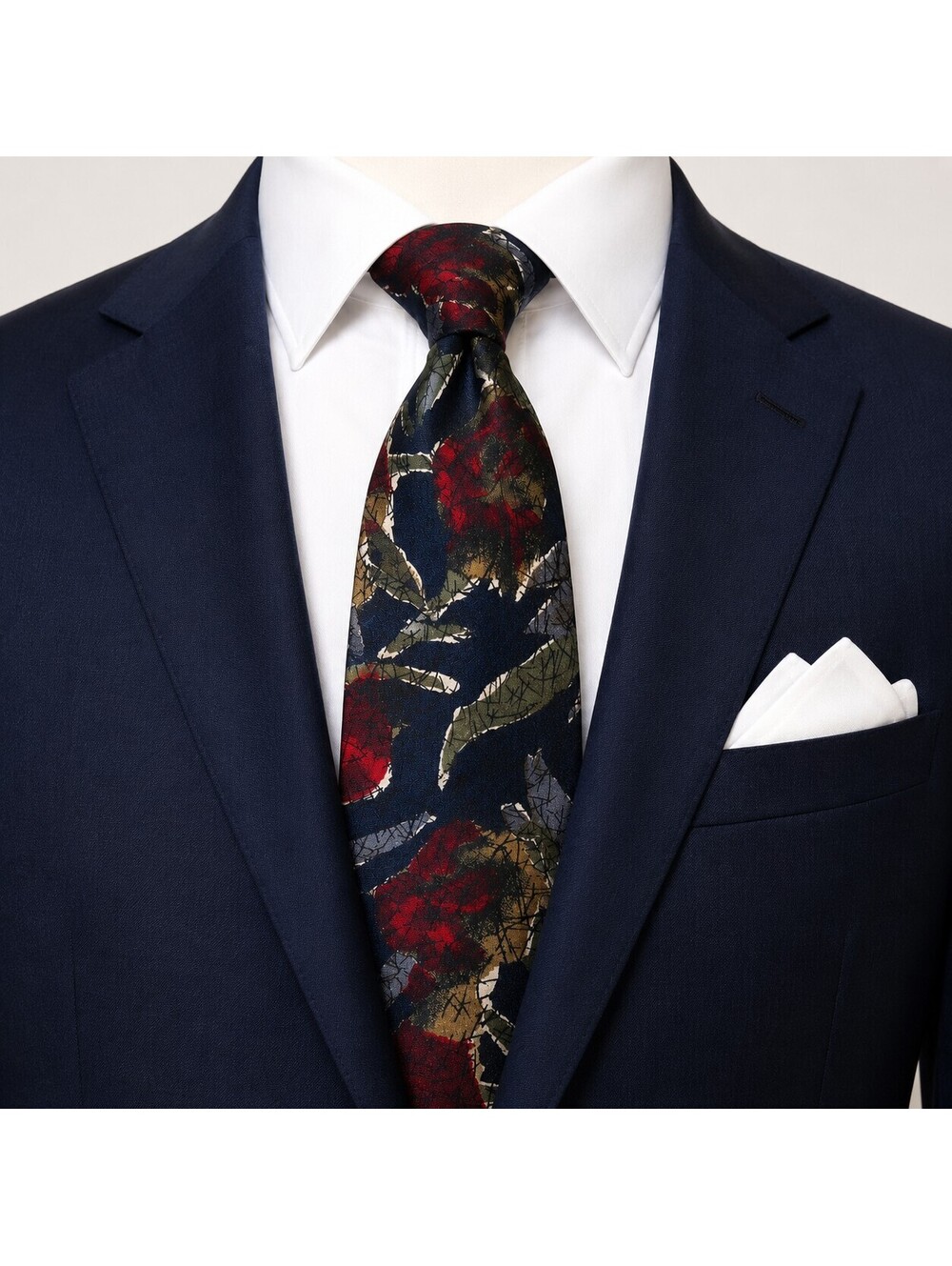 Mirabo Floral Patterned Silk Tie in Navy Blue
